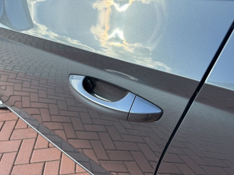 Škoda Fabia (2018) 1.0MPi Klima Výhřev Sedadel BT - fotka 41 z 45