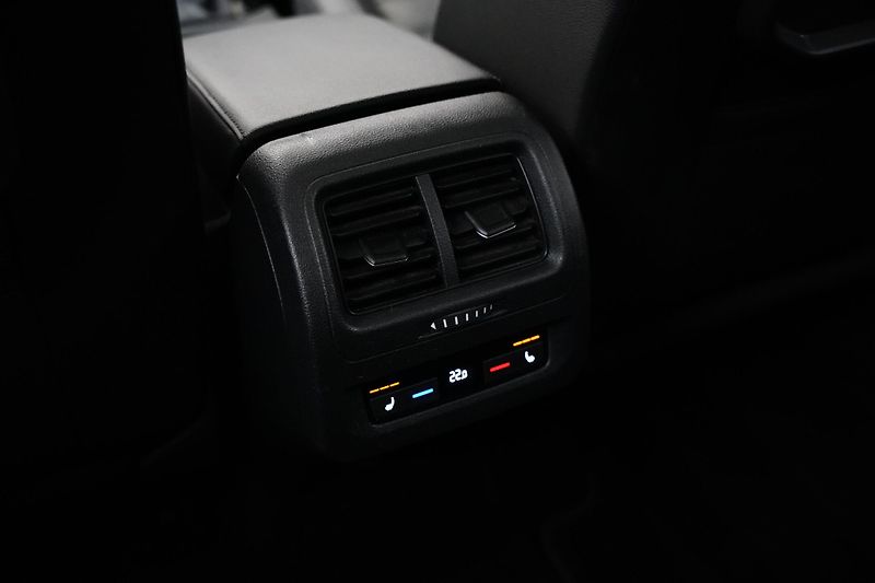 Volkswagen Touran - fotka 24 z 26