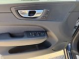 Volvo XC60 Plus Dark B5 AWD 184kW - náhled 20