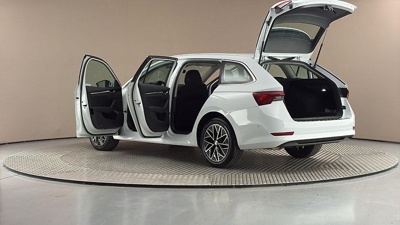 Škoda Octavia 2.0 TDI DSG Style Combi - fotka 7 z 28