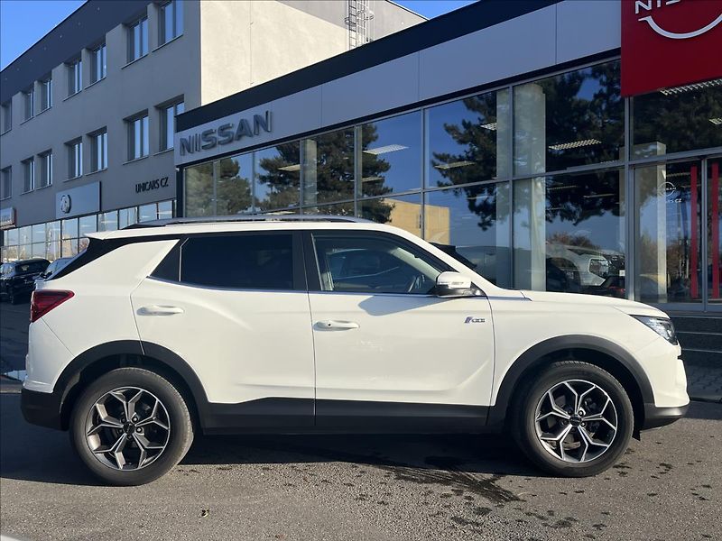 SsangYong Korando 1,5 GDI  AT 2WD STYLE+ TECH - fotka 4 z 26
