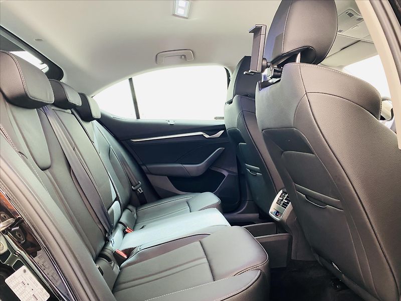 Škoda Octavia 2,0 TDI 110kW DSG Exclusive Se - fotka 7 z 28