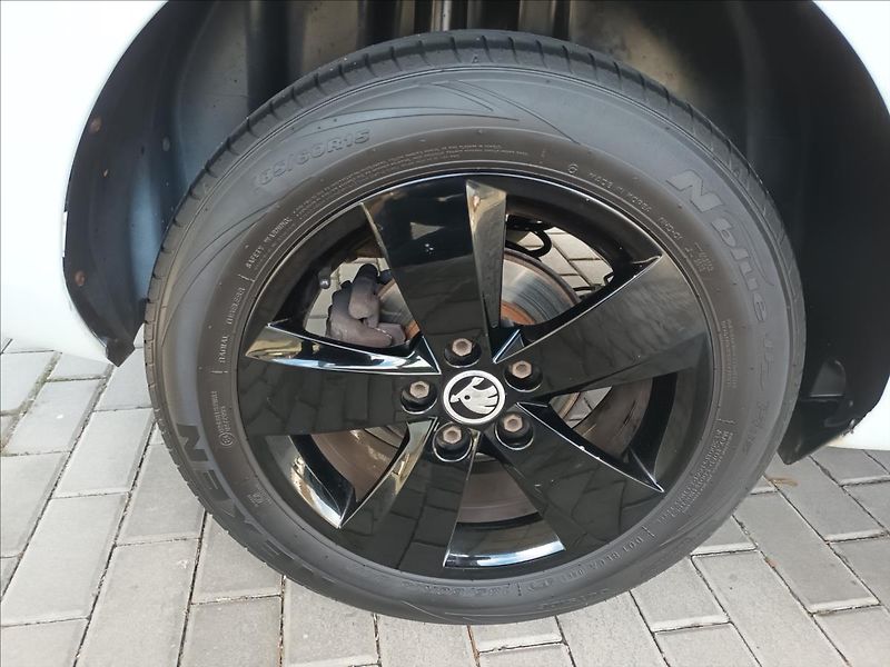Škoda Fabia 1,2 TSI,81KW,SERVIS,KOLA,VÝHŘE - fotka 30 z 47