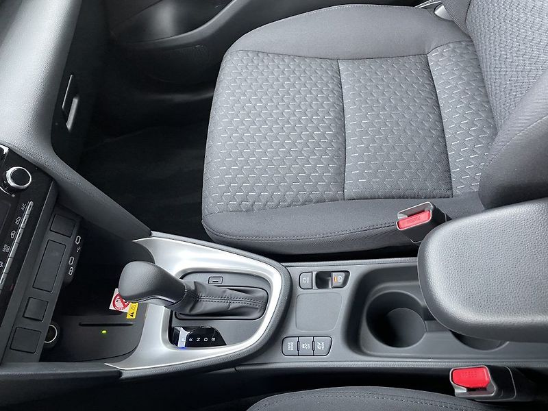 Toyota Yaris Cross 1.5 Hybrid Comfort ODBĚR 9/26 - fotka 20 z 27