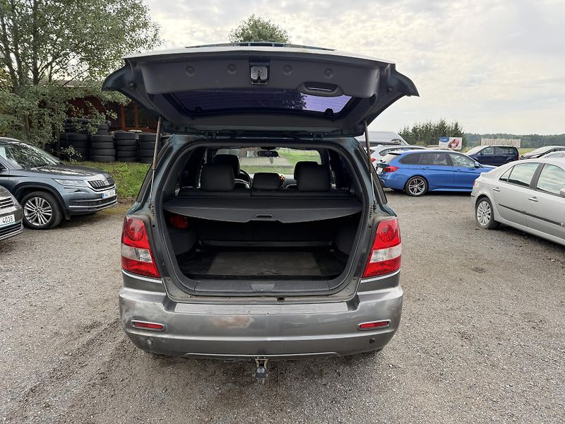 Kia Sorento 2.5 CRDi MAN 4x4 - fotka 9 z 23