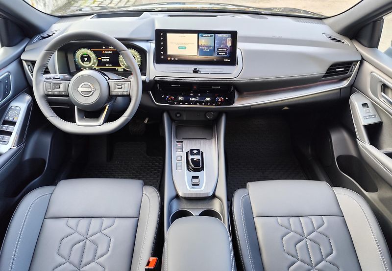 Nissan Qashqai (2025) 1.5 E-POWER Tekna 140kW/190k - fotka 11 z 18