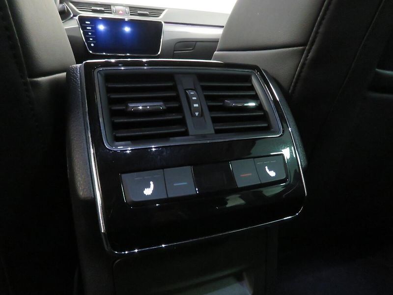 Škoda Superb - fotka 21 z 25