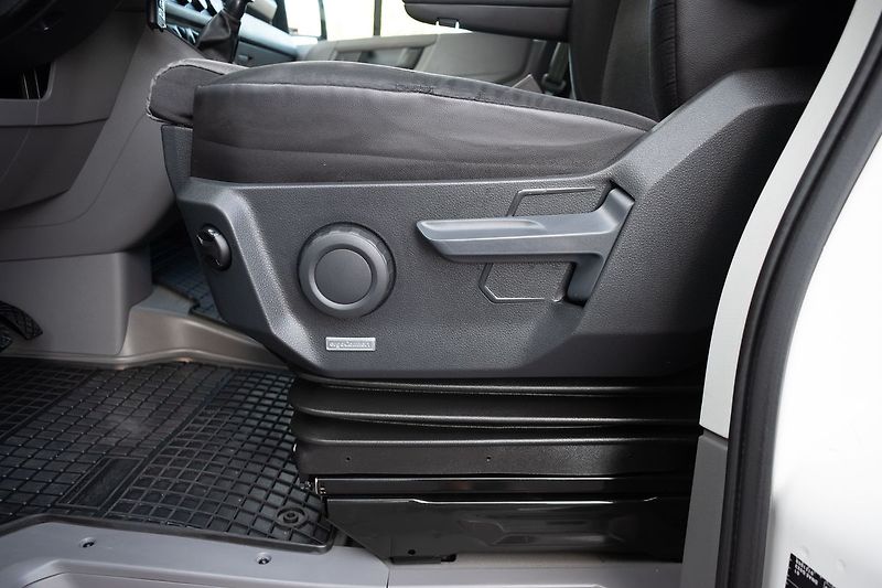 Volkswagen Crafter 2.0TDI L4H2*CARPLAY*DPH - fotka 12 z 29