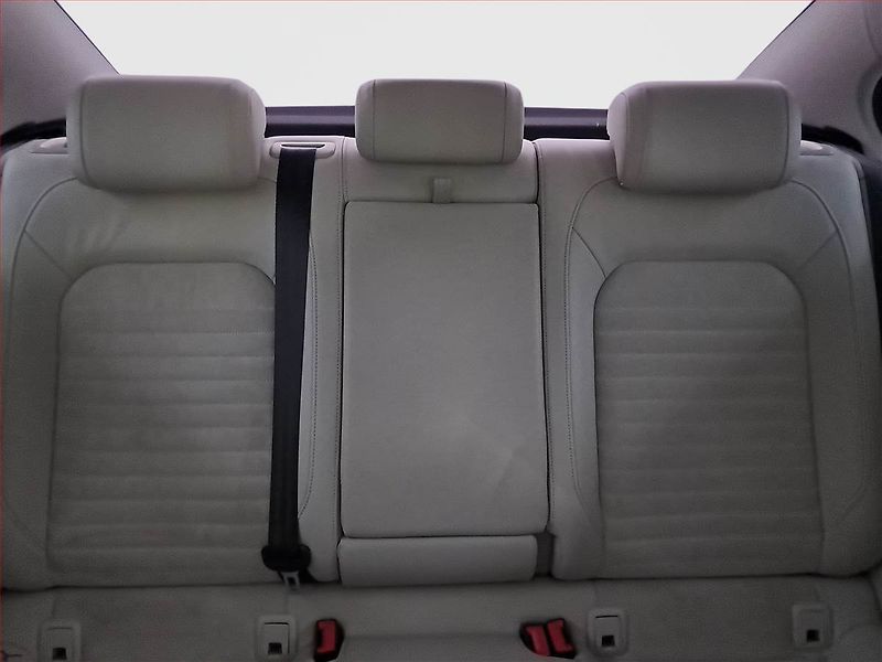 Volkswagen Passat (2020) 2.0 TDI, Automat, Kůže, Navi - fotka 10 z 21
