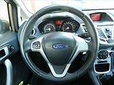 Ford Fiesta 1,2 i 60kW 2x kola, klima - náhled 23