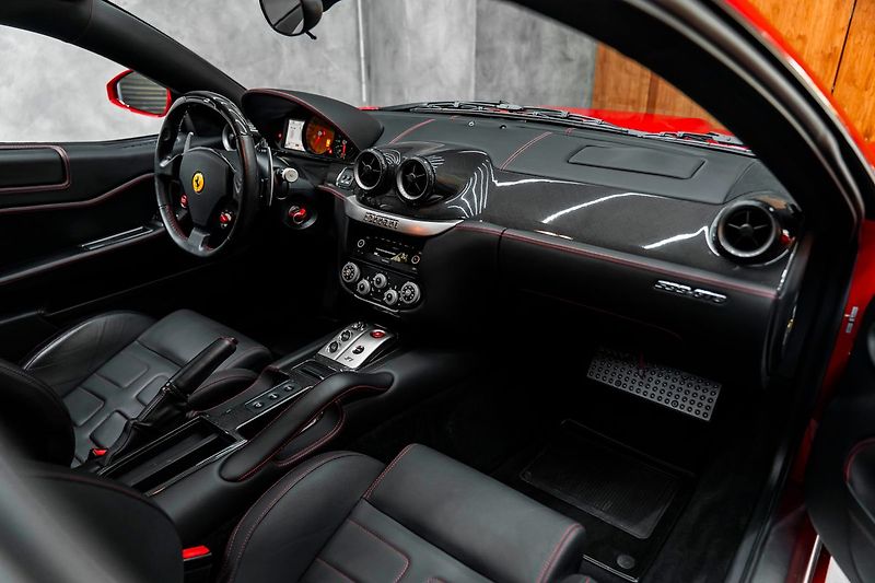 Ferrari 599 - fotka 14 z 30