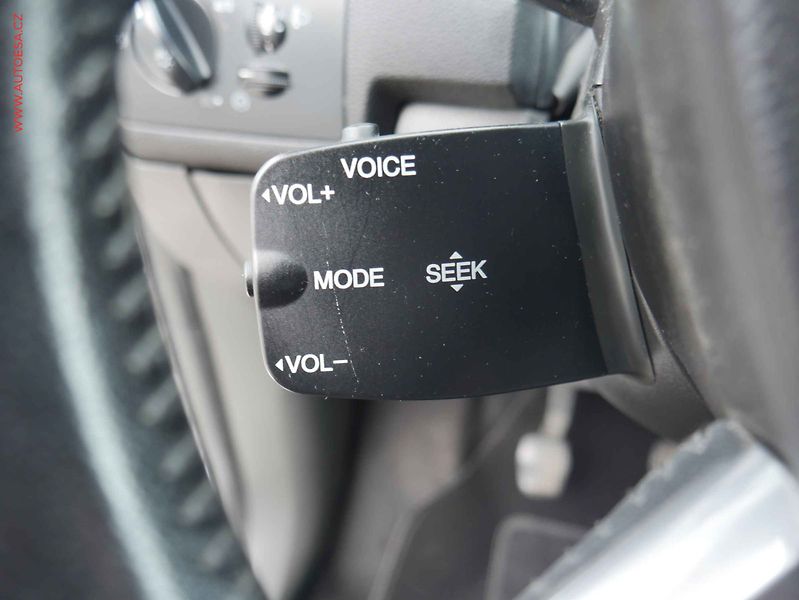 Ford C-MAX (2009) 2.0 i, AC, temp - fotka 14 z 16