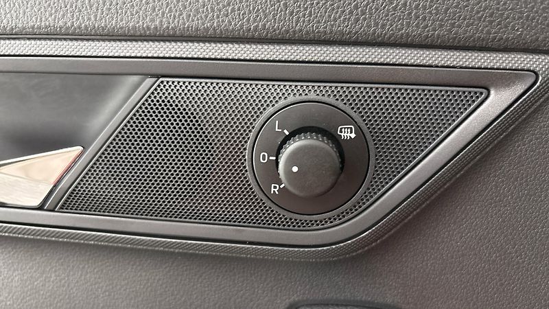 Škoda Fabia 1.0 TSI Ambition Combi - fotka 22 z 24