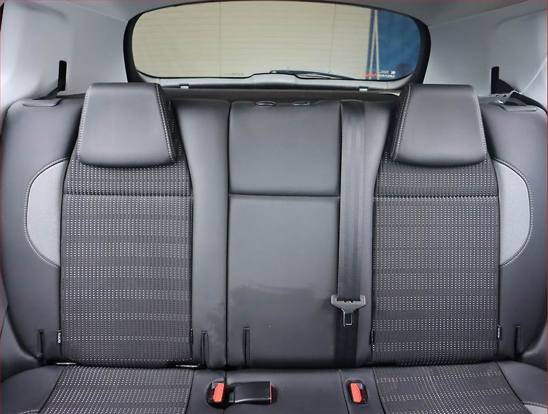 Peugeot 2008 (2019) 1.2 PureTech, Serv.kniha, Navi - fotka 10 z 20