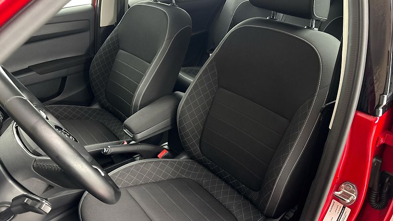 Škoda Fabia 1.0 TSI Ambition Combi - fotka 15 z 24