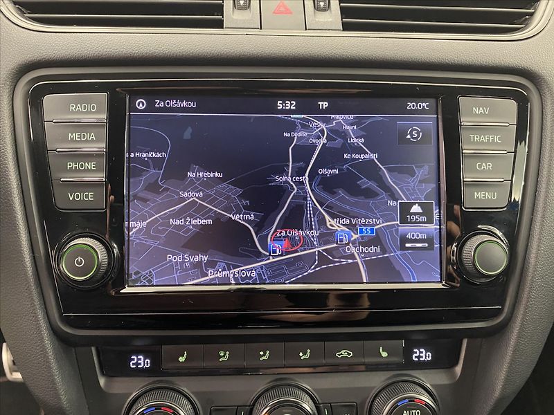 Škoda Octavia 2,0 TDI DSG 135 kW RS - fotka 16 z 24