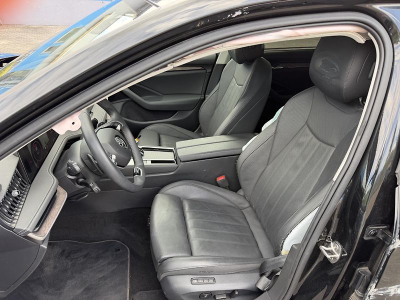 Škoda Superb 2,0TDi 147kW L&K 4x4 aut. - fotka 14 z 22