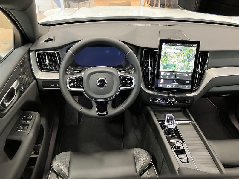 Volvo XC60 T6 AWD Black Edition Plus AT8 - fotka 15 z 47