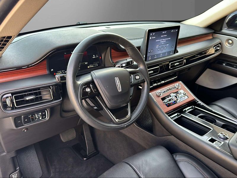 Lincoln Aviator (2024) - fotka 19 z 38