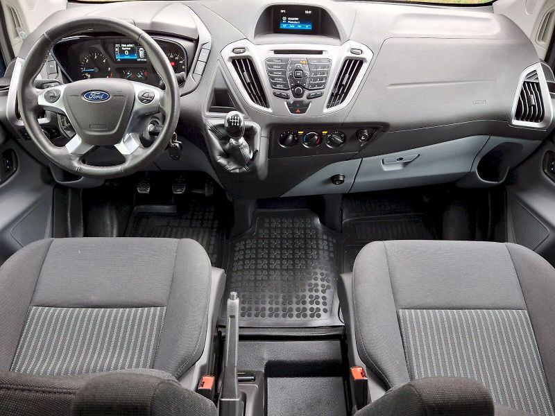 Ford Transit (2017) CUSTOM 2,0 EcoBlue 77kW Long - fotka 5 z 32