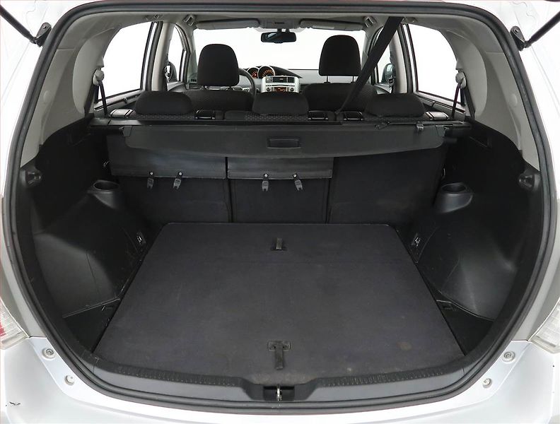 Toyota Verso (2010) 1.8 Valvematic, Tempomat - fotka 13 z 21