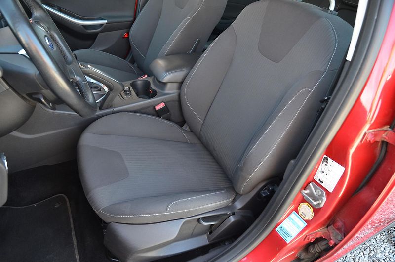 Ford Focus (2011) 1.6 EcoBoost 110kW Titanium  - fotka 15 z 36