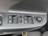Volkswagen Golf (2012) 1.6 TDi, Trendline, navi - náhled 11