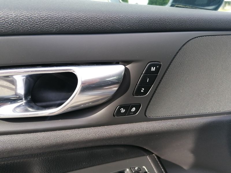 Volvo V60 (2020) 2.0 T6 AWD PHEV INSCRIPTION - fotka 21 z 42