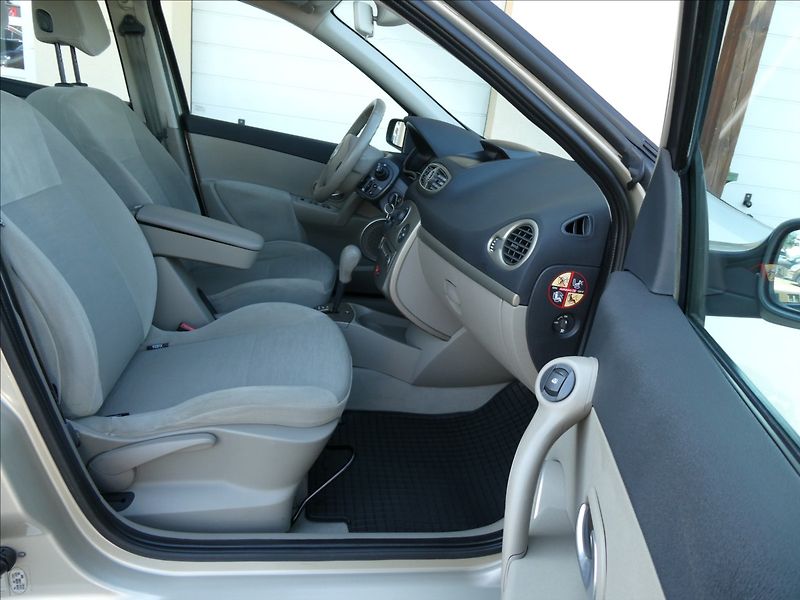 Renault Clio 1,6 i16V automat,serviska,závě - fotka 25 z 47
