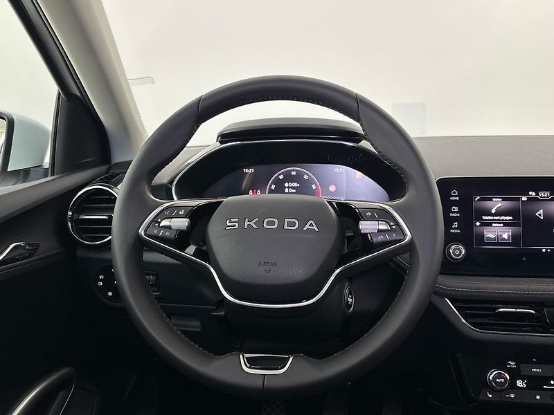 Škoda Fabia Top Selection + zimní kola - fotka 18 z 28