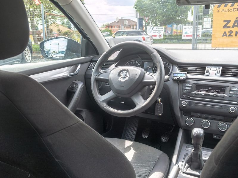 Škoda Octavia (2015) ČR 1.6TDI 66KW – PO SERVISU - fotka 11 z 37