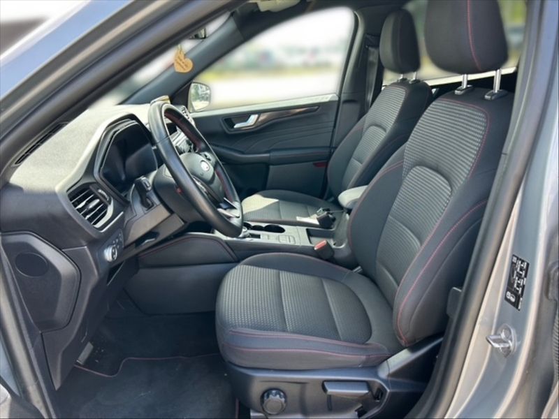 Ford Kuga 2,5 DT HEV ST-Line AWD AT - fotka 7 z 11