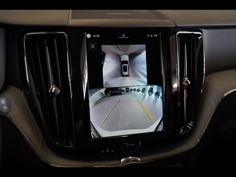 Volvo XC60 T8 PLUS Dark, Ventilace, 360° - fotka 26 z 48
