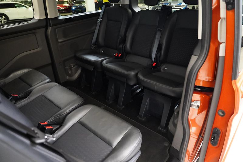 Ford Tourneo Custom - fotka 26 z 28
