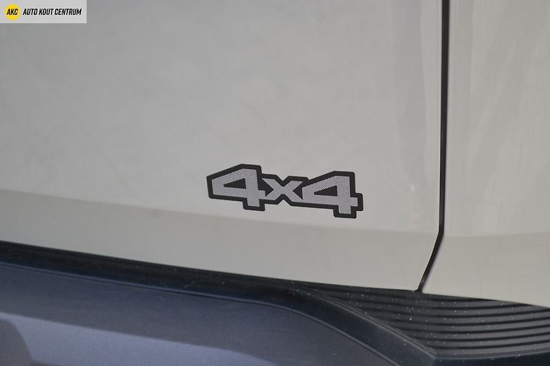 Dacia Duster EXTREME TCE 130 4x4 - fotka 17 z 58
