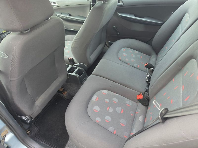Škoda Fabia (2003) 1.4 i Serviska, Nová STK - fotka 10 z 19