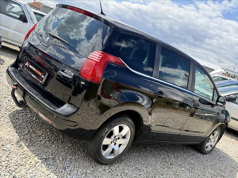 Peugeot 5008 1,6 HDI 7MÍST NAVI TAŽNÉ - fotka 5 z 27