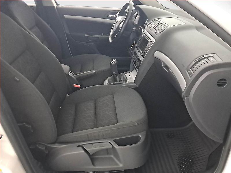 Škoda Octavia (2012) 2.0 TDI, 4X4, Xenony - fotka 9 z 15