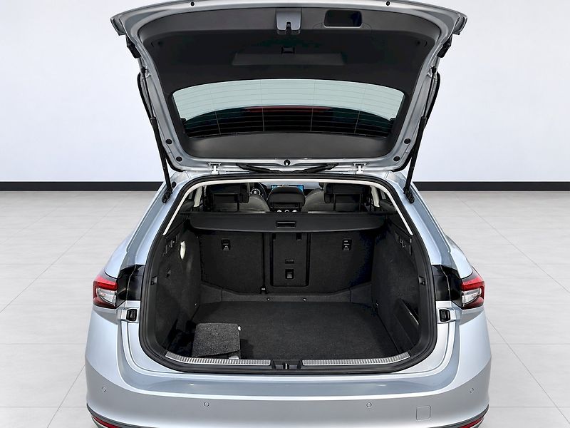 Škoda Superb (2024) COMBI SELEC TD 110/2.0 A7F - fotka 9 z 32