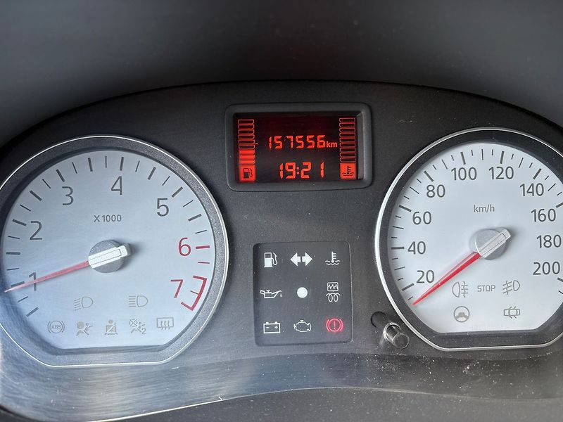 Dacia Sandero 1.6i, 64kW, Klima, Senzory - fotka 9 z 14