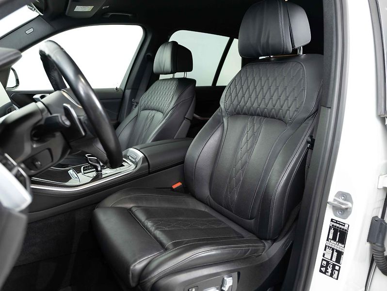 BMW X5 xDrive40i - fotka 18 z 23