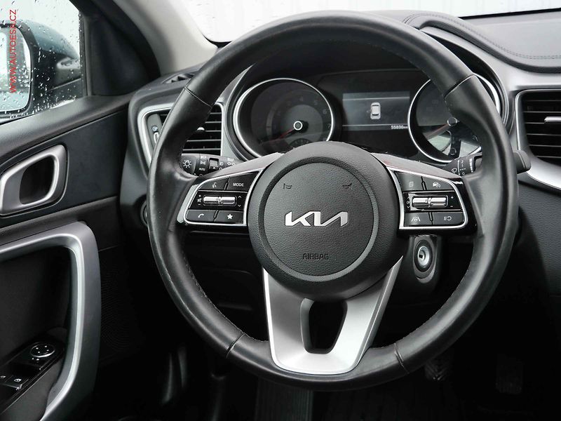 Kia Ceed (2024) 1.5 TGDi, 1.maj,ČR, AC - fotka 11 z 25