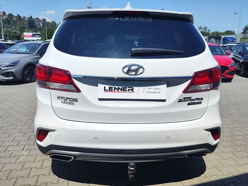 Hyundai Grand Santa Fe 2.2 CRDi/147kW Luxury AT 4x4 - fotka 6 z 43