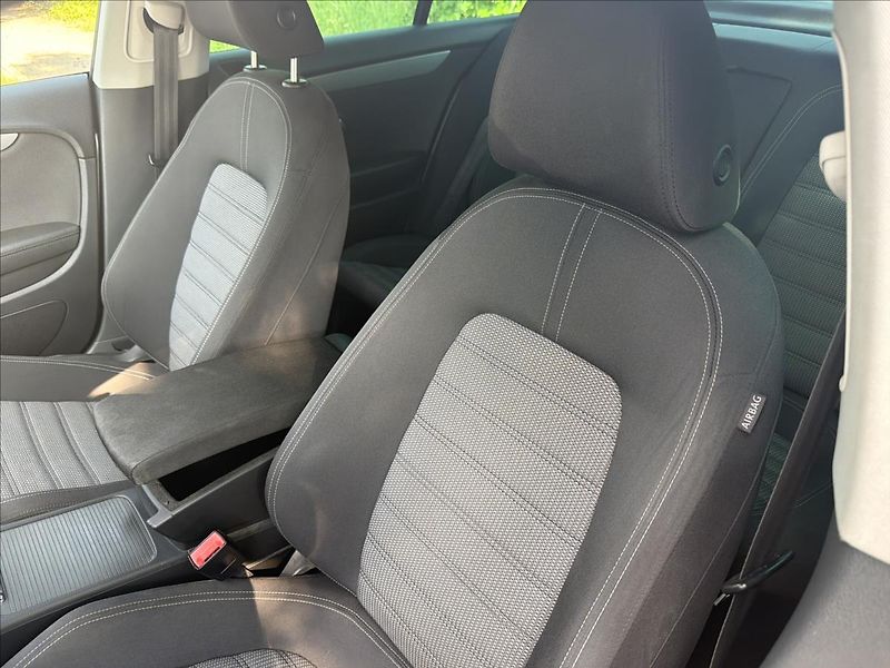 Volkswagen Passat CC 2,0 TDi 125 Kw DSG - fotka 11 z 18