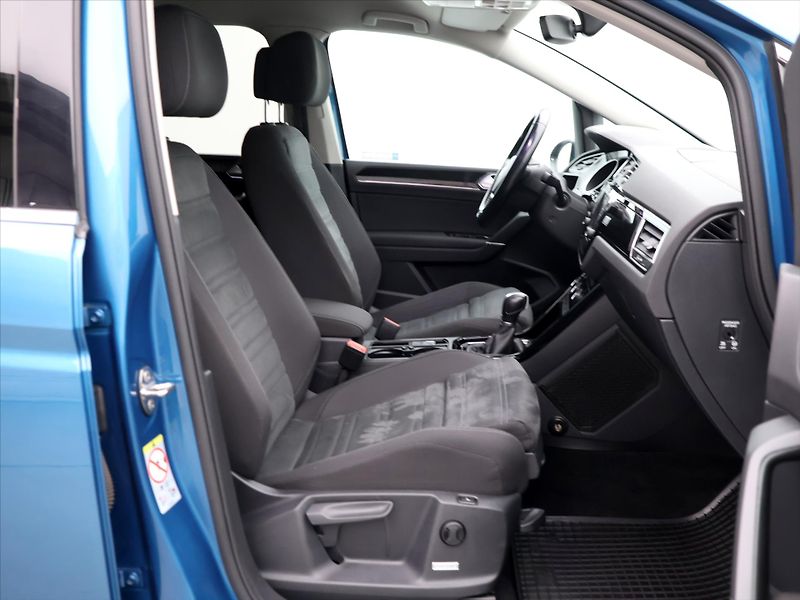 Volkswagen Touran 1,4 TSI 110 kW DSG Highline CZ - fotka 12 z 34