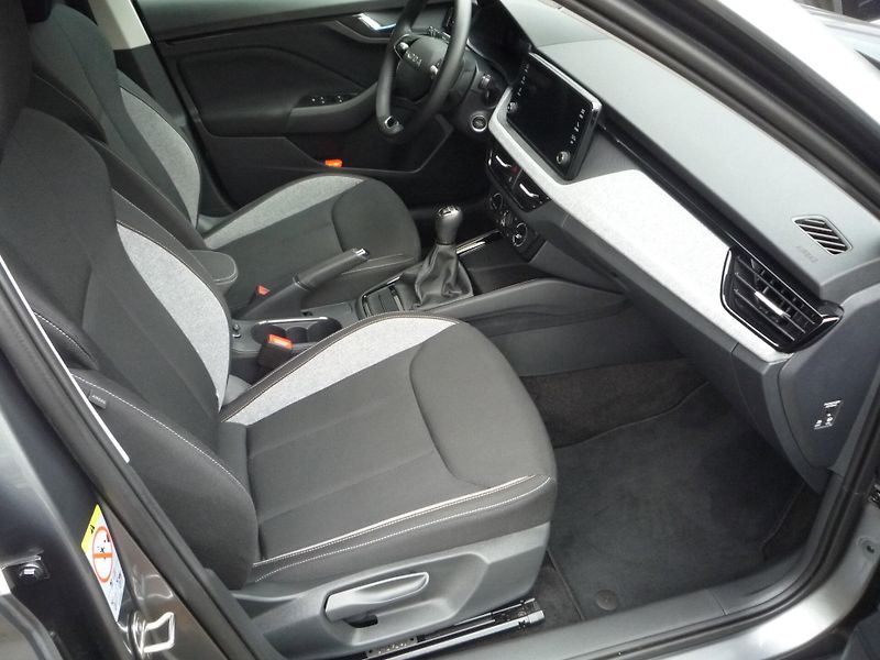 Škoda Kamiq (2025) 1,0TSi 85kW Selection - fotka 17 z 23