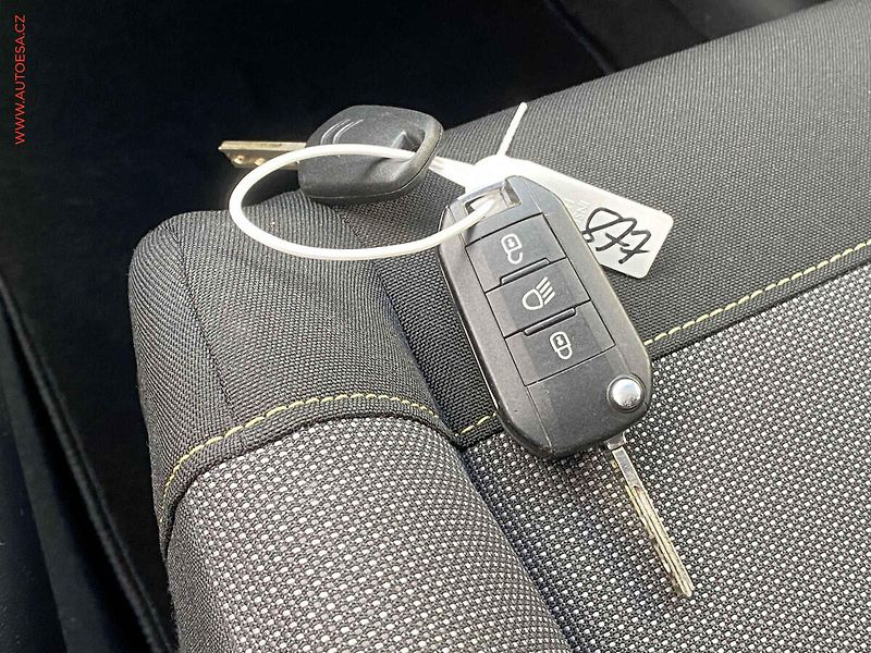 Citroën C3 (2020) 1.2 PT, Feel, LED, navi - fotka 17 z 17
