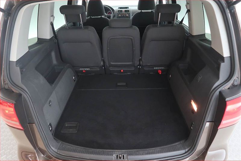 Volkswagen Touran (2011) 1.6 TDI, Tempomat - fotka 13 z 15