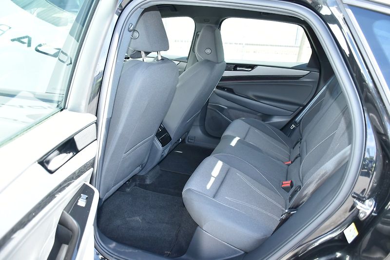 Volkswagen ID.7 (2024) PRO 210kW - fotka 25 z 34
