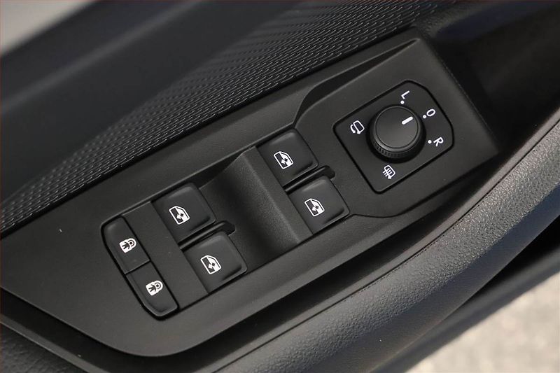Škoda Octavia (2025) 2.0 TSI, SPORTLINE, KEYLESS - fotka 22 z 23